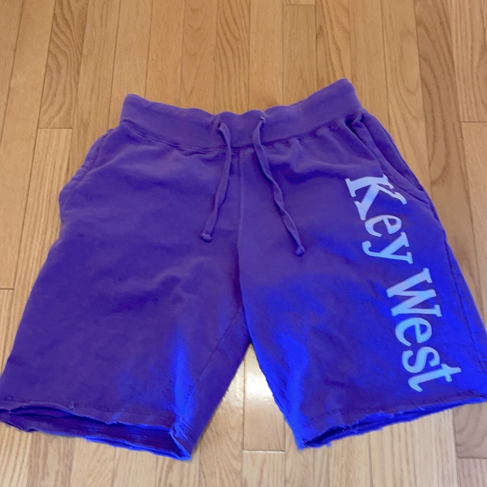Key West Florida men’s shorts size medium.